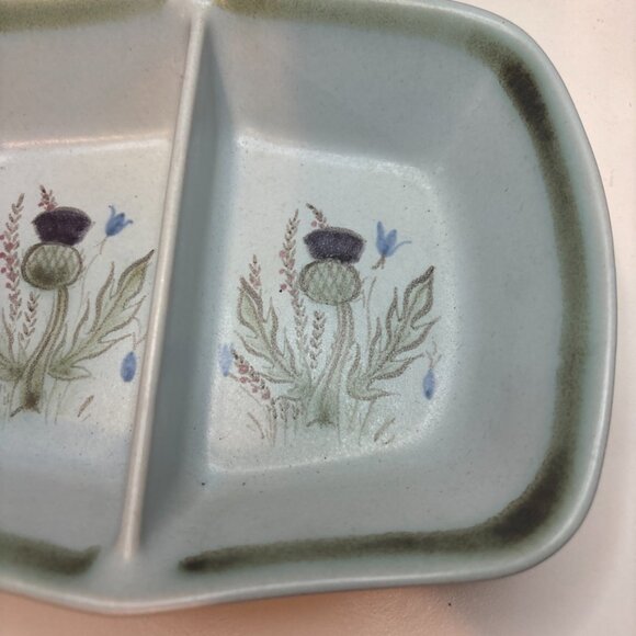 BUCHAN Scotland Stoneware Pottery Divided Bowl Handpainted "Thistle" - Picture 3 of 10